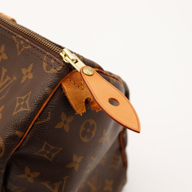 Detail coin inferieur Louis Vuitton Speedy 40 toile Monogram â AMANA Vintage