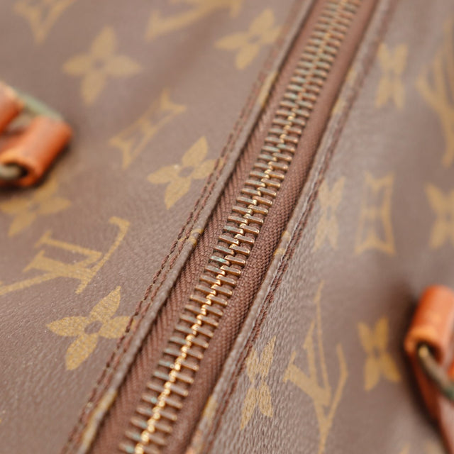 Gros plan vert-de-gris butoir zip Louis Vuitton Papillon 30 — AMANA Vintage