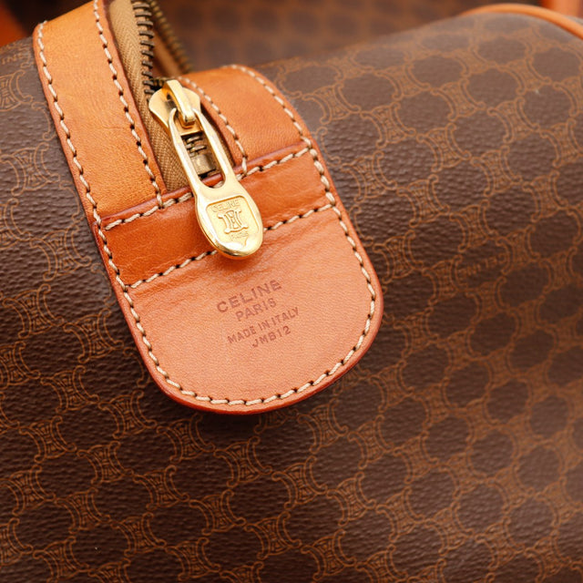 zip pull detail and stamp Céline Paris Made in Italy — AMANA Vintage