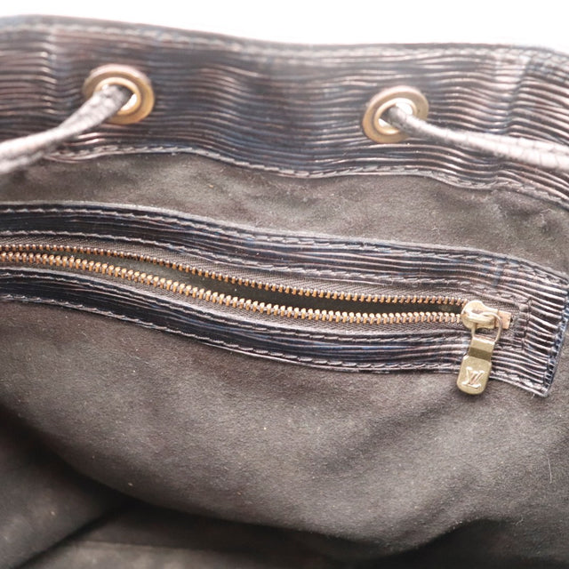 Pormenor das ferragens douradas Louis Vuitton Noé PM vintage autêntico — AMANA Vintage