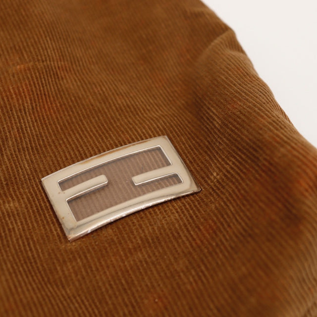Pormenor das fivelas de fixação prateadas Fendi shopper bombazina — AMANA Vintage