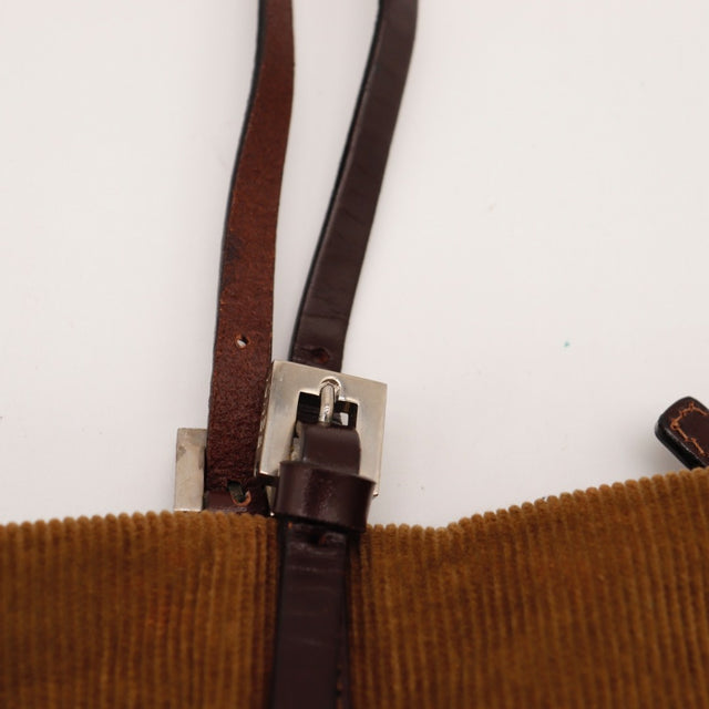 Pormenor da bombazina camel Fendi shopper — AMANA Vintage