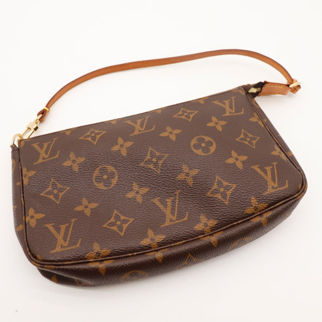 Vue de la base Louis Vuitton Pochette Accessoires Toile Monogramme occasion authentique — AMANA Vintage