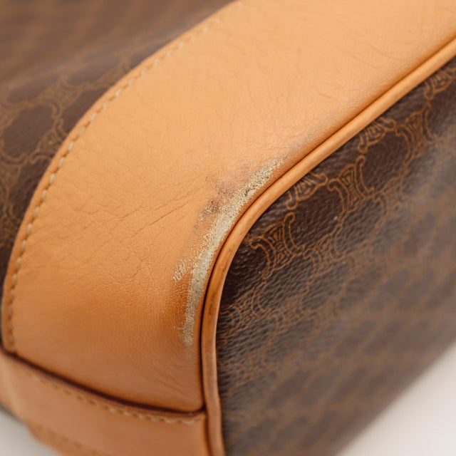 Détail du cordon de serrage Céline Seau Macadam cuir marron occasion authentique — AMANA Vintage