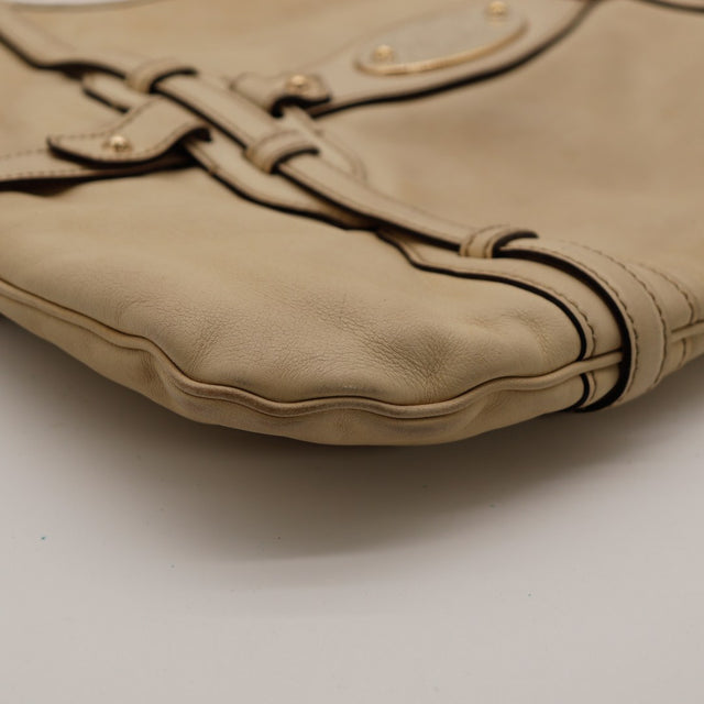 dettaglio dell’angolo inferiore Gucci Hobo Horsebit pelle beige autentico di seconda mano — AMANA Vintage