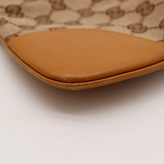 Détail coin inférieur cuir Gucci New Jackie occasion authentique — AMANA Vintage