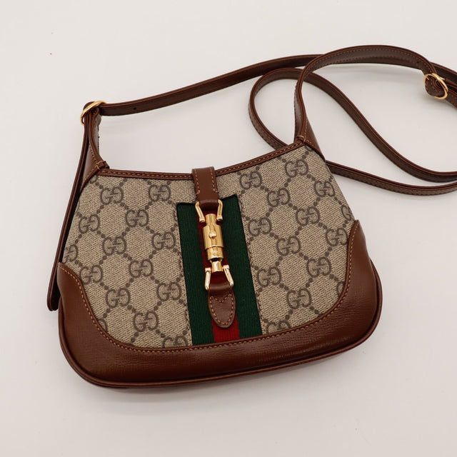 Gucci Jackie 1961 Mini posé à plat détail toile monogrammée et bande Web — AMANA Vintage
