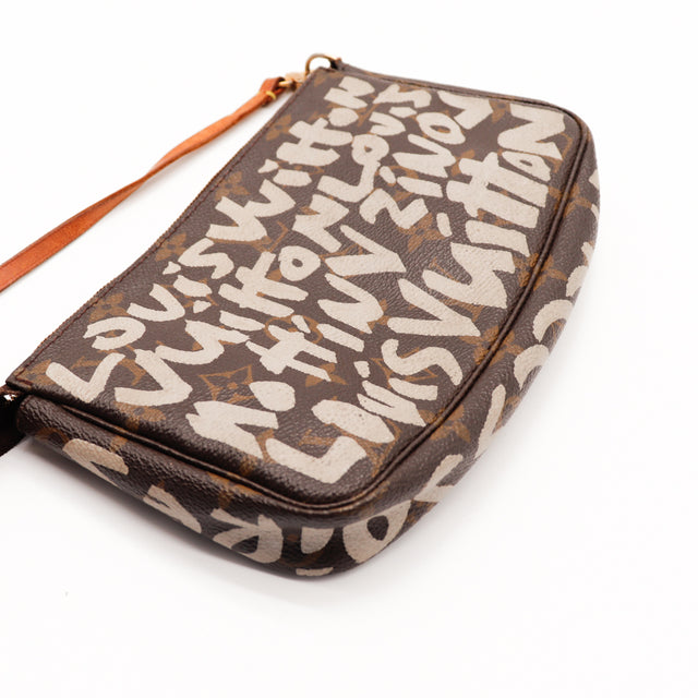 El bolso Pochette Accessoires Graffiti de Louis Vuitton