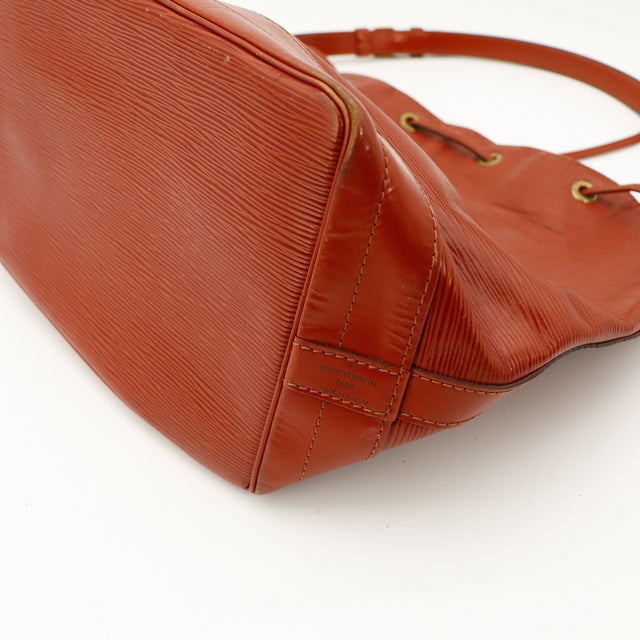 Amana-vintage-sacs-de-luxe-pas-cher-bag-details-occasion-speedy-dior-seconde-main-exclusif-sac-vuitton-authentique-noé-papillon