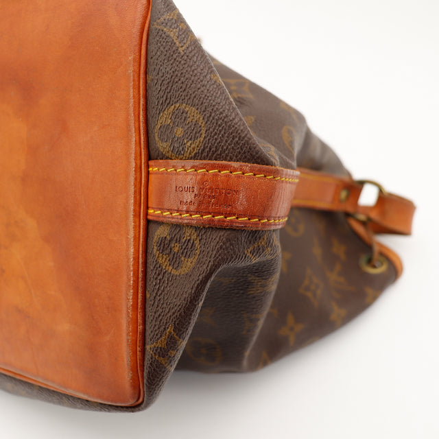 Amana-vintage-sacs-de-luxe-pas-cher-bag-details-occasion-speedy-dior-seconde-main-exclusif-sac-vuitton-authentique-noé-papillon