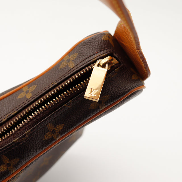 Amana-vintage-erschwingliche-luxustaschen-taschen-details-aus-vorbesitz-speedy-dior-aus-vorbesitz-exklusiv-authentische-vuitton-tasche-noé-papillon