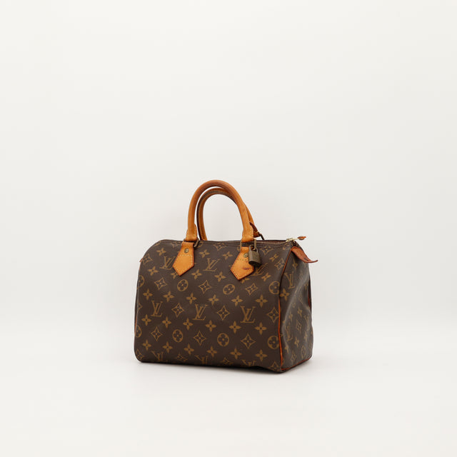 Amana-vintage-sacs-de-luxe-pas-cher-bag-details-occasion-speedy-dior-seconde-main-exclusif-sac-vuitton-authentique-noé-papillon