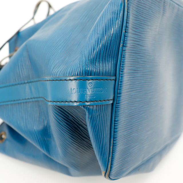 Amana-vintage-sacs-de-luxe-pas-cher-bag-details-occasion-speedy-dior-seconde-main-exclusif-sac-vuitton-authentique-noé-papillon