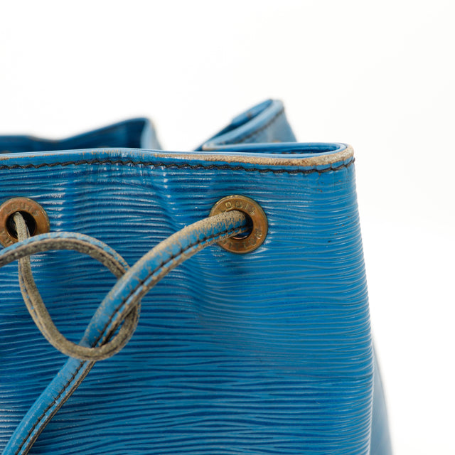 Amana-vintage-sacs-de-luxe-pas-cher-bag-details-occasion-speedy-dior-seconde-main-exclusif-sac-vuitton-authentique-noé-papillon