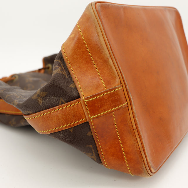 Amana-vintage-sacs-de-luxe-pas-cher-bag-details-occasion-speedy-dior-seconde-main-exclusif-sac-vuitton-authentique-noé-papillon