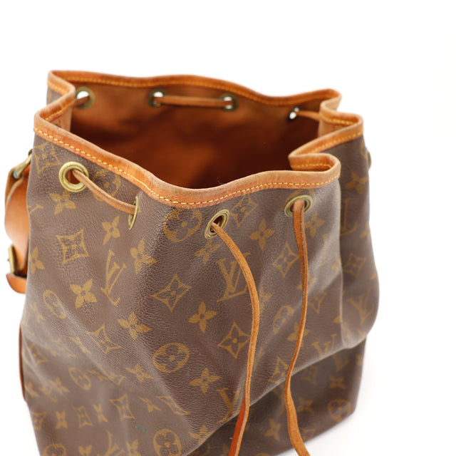 Amana-vintage-sacs-de-luxe-pas-cher-bag-details-occasion-speedy-dior-seconde-main-exclusif-sac-vuitton-authentique-noé-papillon