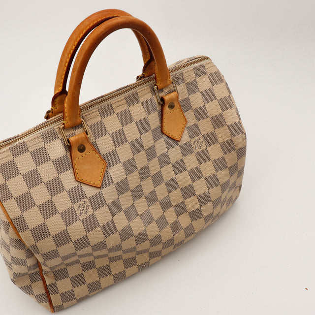 Amana-vintage-betaalbare-luxetassen-tas-details-pre-owned-speedy-dior-pre-owned-exclusieve-authentieke-vuitton-tas-noé-papillon