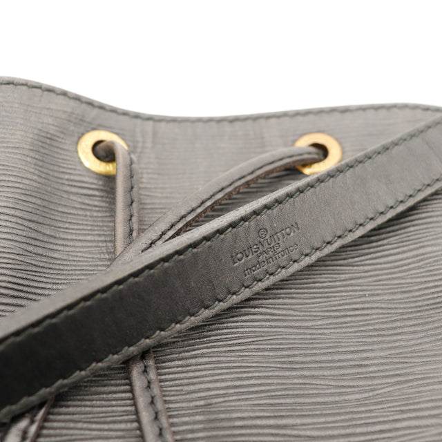 Amana-vintage-sacs-de-luxe-pas-cher-bag-details-occasion-speedy-dior-seconde-main-exclusif-sac-vuitton-authentique-noé-papillon