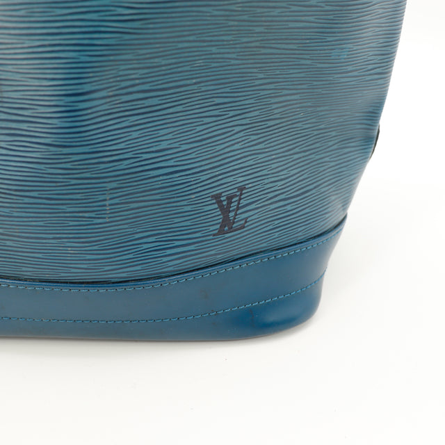 Amana-vintage-sacs-de-luxe-pas-cher-bag-details-occasion-speedy-dior-seconde-main-exclusif-sac-vuitton-authentique-noé-papillon