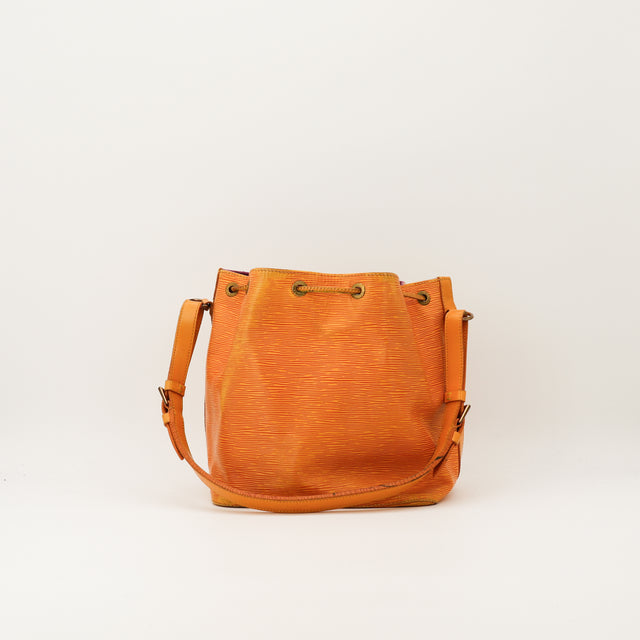 Amana-vintage-sacs-de-luxe-pas-cher-bag-details-occasion-speedy-dior-seconde-main-exclusif-sac-vuitton-authentique-noé-papillon