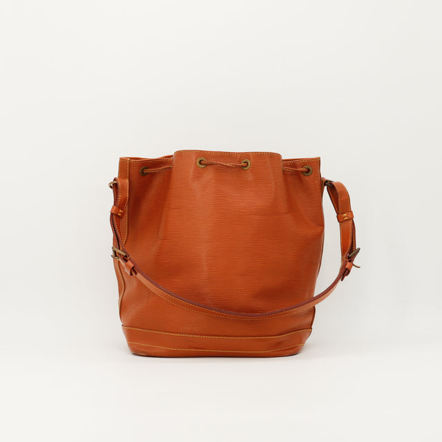 Amana-vintage-sacs-de-luxe-pas-cher-bag-details-occasion-speedy-dior-seconde-main-exclusif-sac-vuitton-authentique-noé-papillon