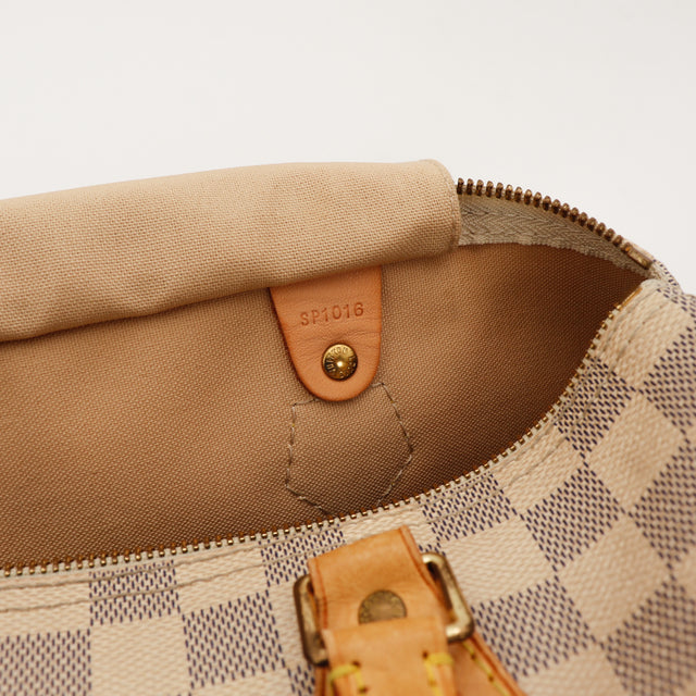 Amana-vintage-betaalbare-luxetassen-tas-details-pre-owned-speedy-dior-pre-owned-exclusieve-authentieke-vuitton-tas-noé-papillon