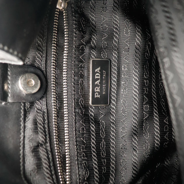 Amana-vintage-affordable-luxury-bags-bag-details-pre-owned-speedy-dior-pre-owned-exclusive-authentic-vuitton-bag-noé-papillon