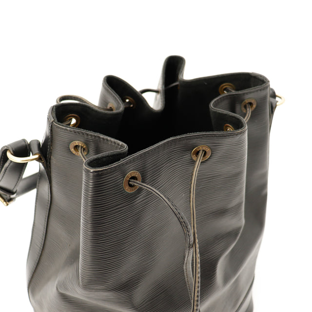 Amana-vintage-sacs-de-luxe-pas-cher-bag-details-occasion-speedy-dior-seconde-main-exclusif-sac-vuitton-authentique-noé-papillon