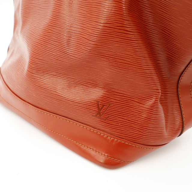 Amana-vintage-sacs-de-luxe-pas-cher-bag-details-occasion-speedy-dior-seconde-main-exclusif-sac-vuitton-authentique-noé-papillon