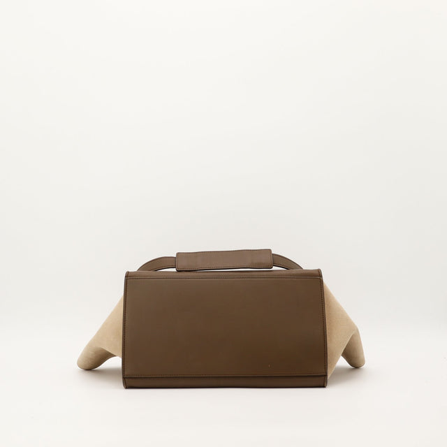 Détail fermoir Céline doré Trapèze Medium cuir noir — AMANA Vintage