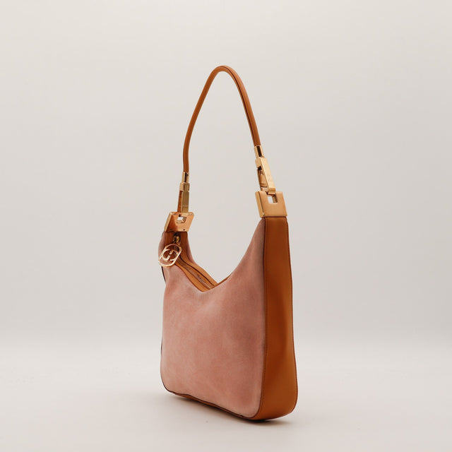 Sac Gucci Hobo daim rose vue trois quarts anse cuir cognac — AMANA Vintage
