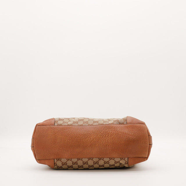 Fond cuir grainé marron Gucci Hobo Miss vue de dessous occasion authentique — AMANA Vintage