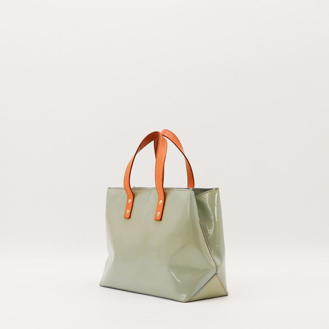 Sac Louis Vuitton Reade PM Vernis vue de trois quarts occasion authentique — AMANA Vintage