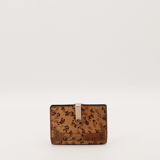 Petit portefeuille Bottega Veneta cuir façon poulain léopard vue de face occasion authentique — AMANA Vintage