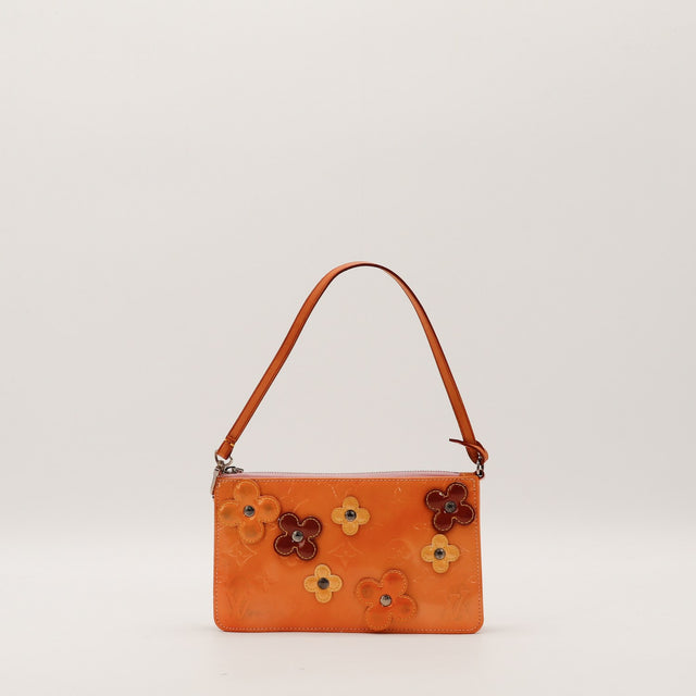 Pochette Louis Vuitton Vernis Fleurs orange vue de face occasion authentique — AMANA Vintage