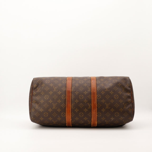 Vue du dessous Louis Vuitton Keepall 50 toile Monogram bandes cuir — AMANA Vintage