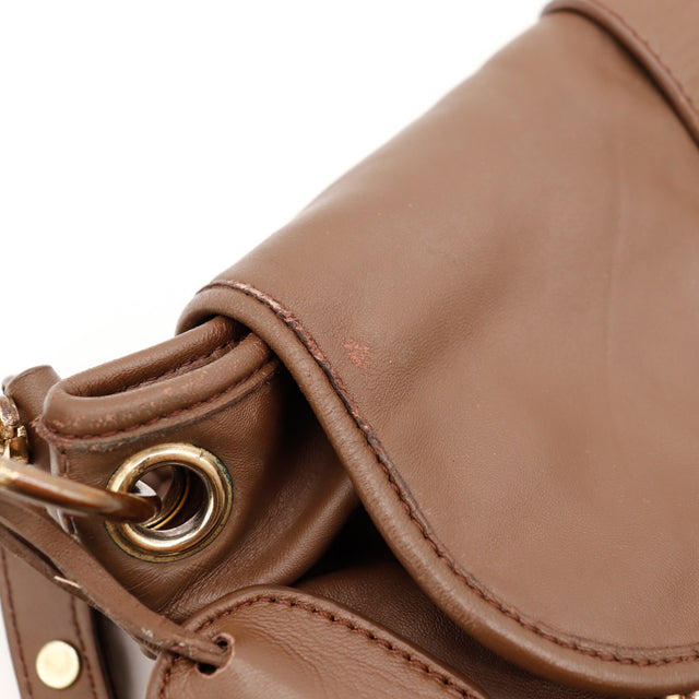 Vue intérieure Miu Miu Coffer Hobo cuir d'agneau matelassé marron taupe occasion authentique — AMANA Vintage