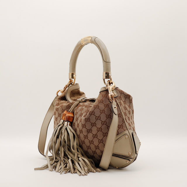 Sac Gucci Indy Hobo vue de trois quarts avec bandoulière amovible occasion authentique — AMANA Vintage