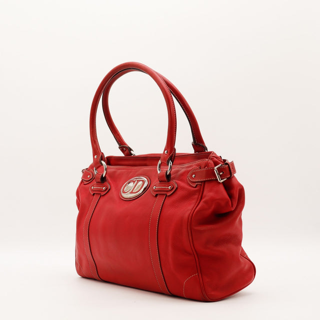 Sac à main Dior cuir rouge vue trois quarts occasion authentique — AMANA Vintage