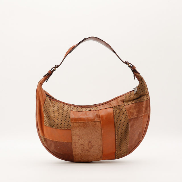 Sac Dior Hobo Patchwork vue arrière daim perforé occasion authentique — AMANA Vintage