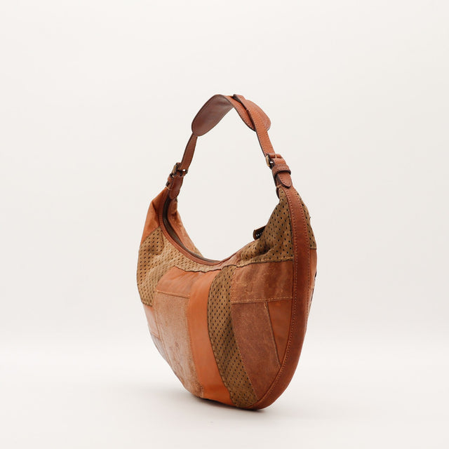 Sac Dior Hobo Patchwork profil silhouette demi-lune occasion authentique — AMANA Vintage
