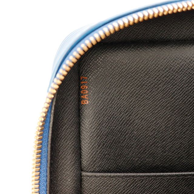 Vue interieure poche zip Porte-Documents Voyage Louis Vuitton Epi bleu — AMANA Vintage