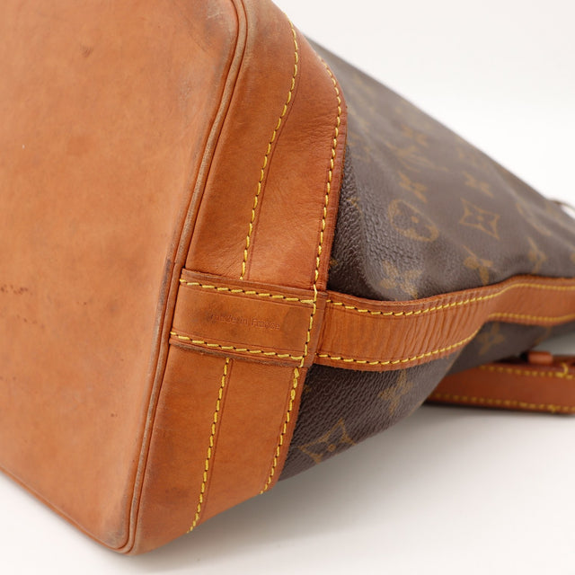 Vue intérieure Louis Vuitton Noé Toile Monogramme occasion authentique — AMANA Vintage