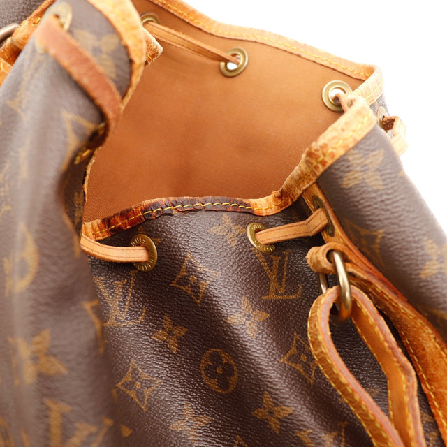 Détail de l'argenterie Louis Vuitton Petit Noé Toile Monogramme occasion authentique — AMANA Vintage