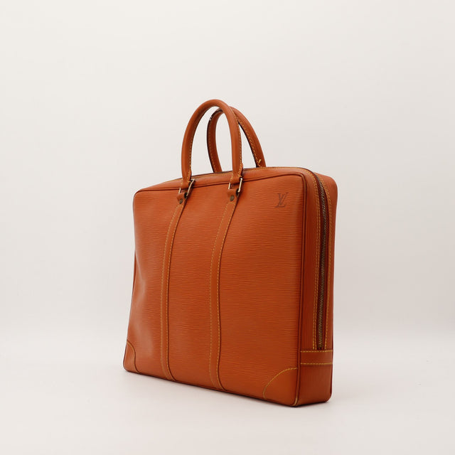 Porte-Documents Voyage Louis Vuitton Epi Marron vue trois quarts angle — AMANA Vintage