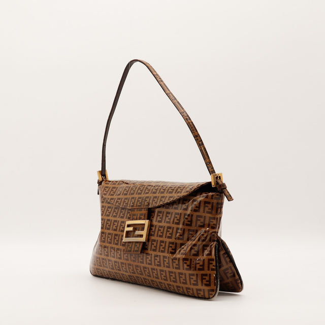 Sac Fendi Mamma Baguette vue de trois quarts toile Zucchino marron — AMANA Vintage
