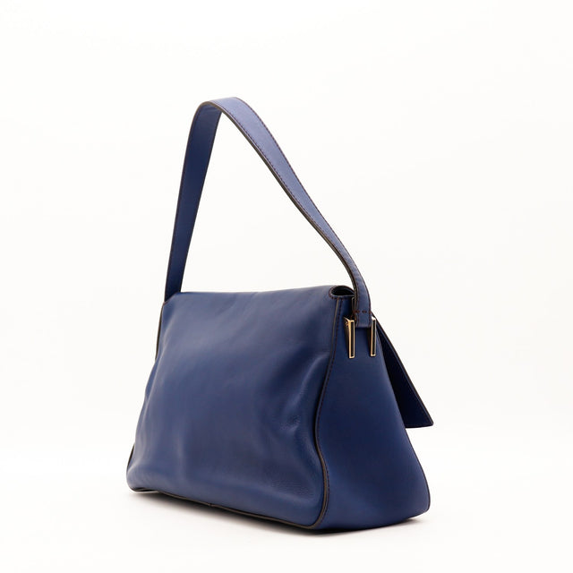 Sac Fendi Mamma Baguette cuir bleu vue de profil occasion authentique — AMANA Vintage