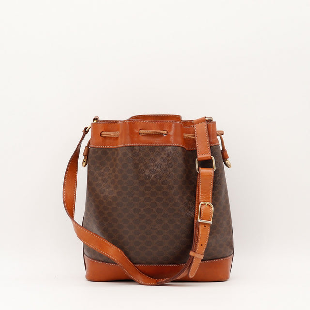 Sac Céline Seau toile Macadam marron vue de côté occasion authentique — AMANA Vintage