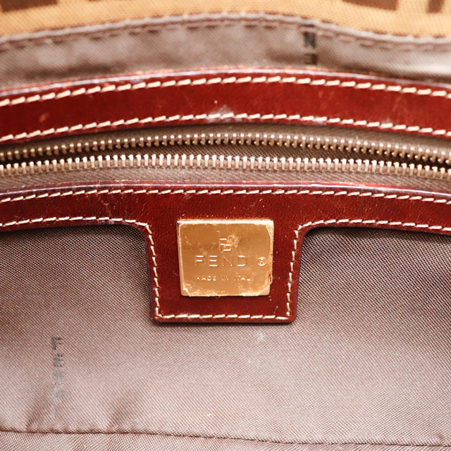 Intérieur doublure textile et plaque Fendi Made in Italy — AMANA Vintage