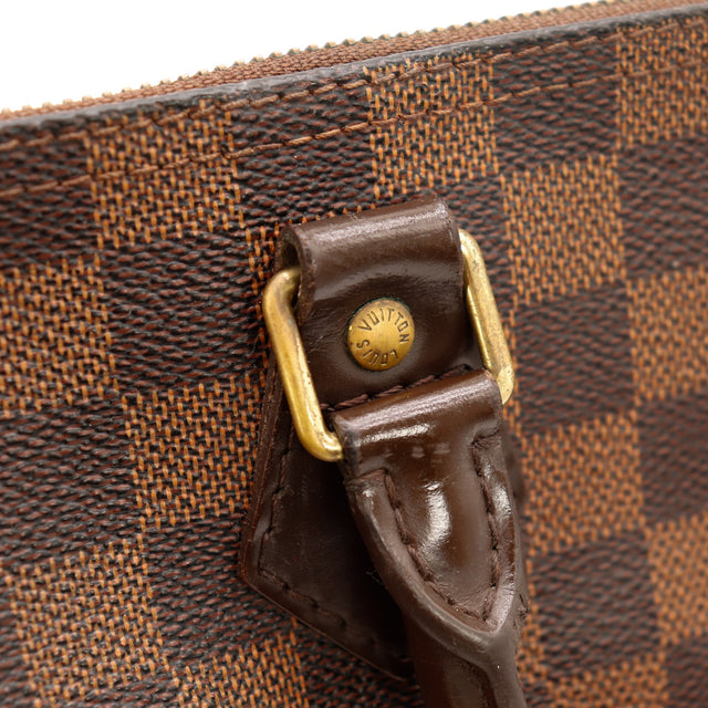 Détail attache d'anse et boucle dorée Louis Vuitton Speedy 30 Damier Ébène — AMANA Vintage